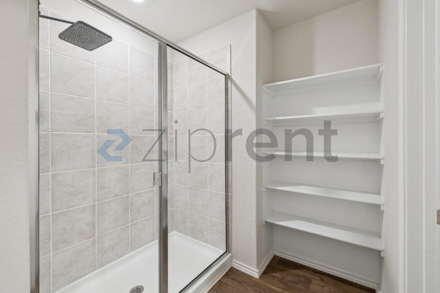 Building Photo - Unit