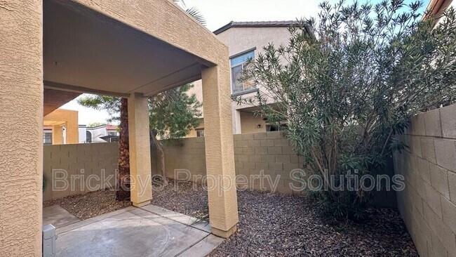 Building Photo - 2727 N Price Rd