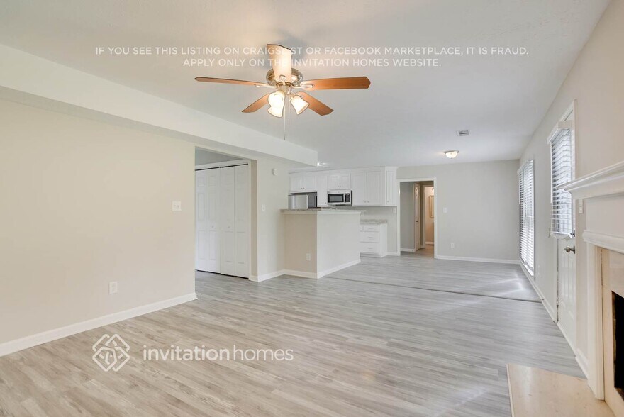 Building Photo - 156 Legacy Park Ln