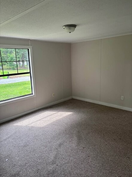 Building Photo - 103 Amberwood Ln