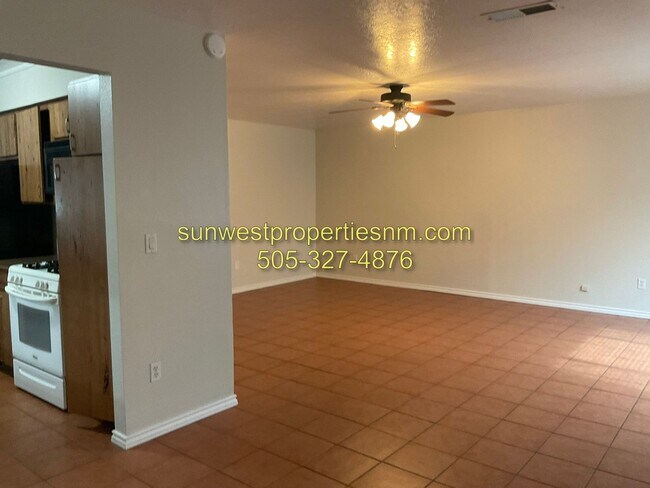 Building Photo - 3 Bedroom, 2 Bathroom with 2 Car Garage and Fenced Back Yard