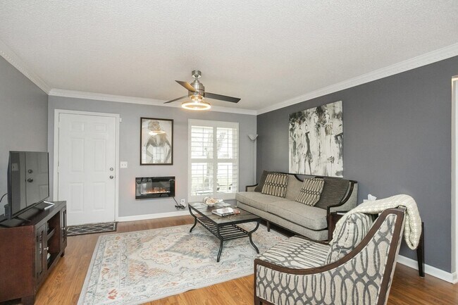 Building Photo - 1464 Autumn Knoll Rd