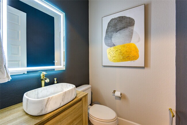 Building Photo - 1815 Longcroft Ln