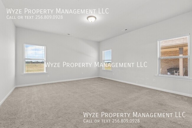 Building Photo - 283 Shubert Dr
