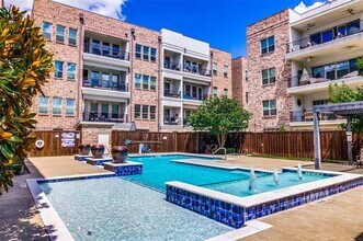Building Photo - 5015 Meridian Ln