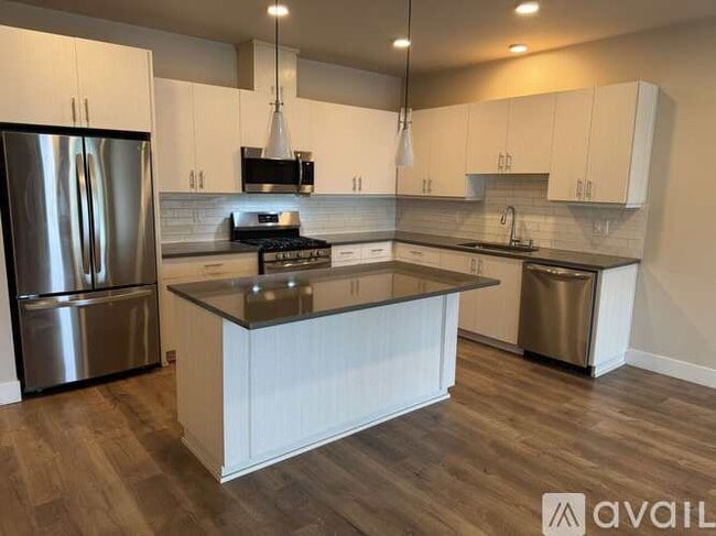 Building Photo - 87 SW Lancaster Ct