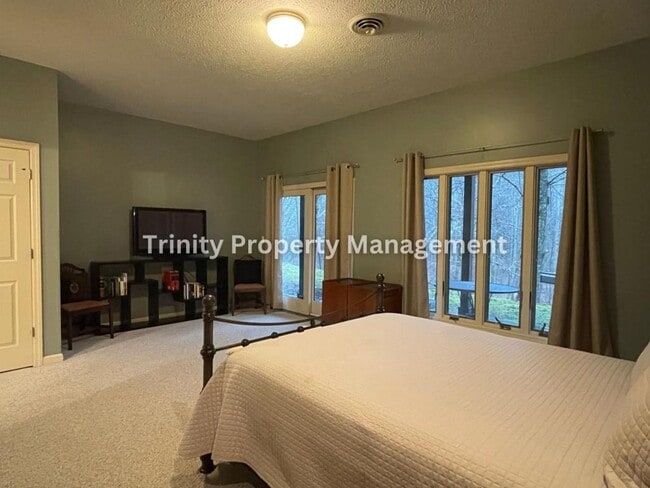 Building Photo - 206 Aaron Smith Dr