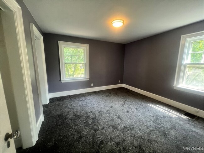 Building Photo - 909 James Ave