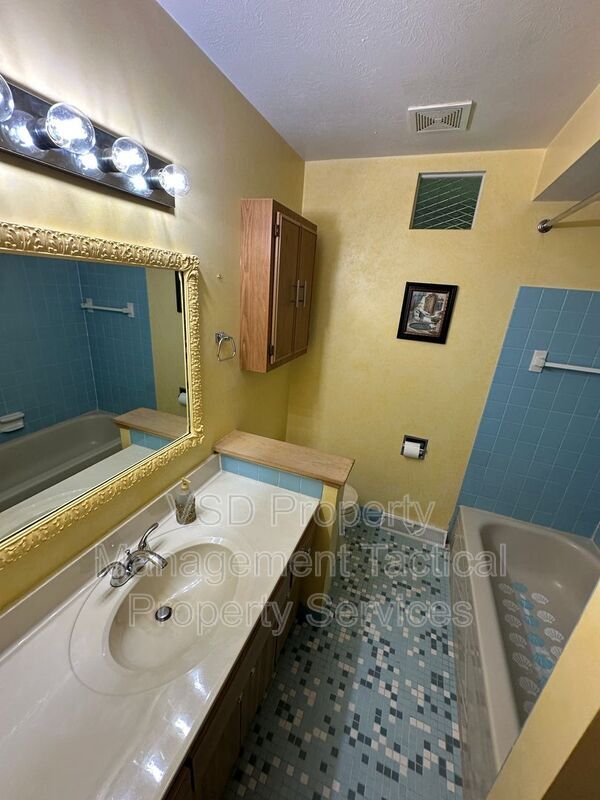 Building Photo - 6188 Cabrini Ln