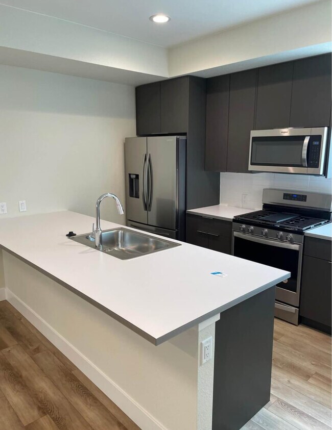 Building Photo - 1173 S Reed Way