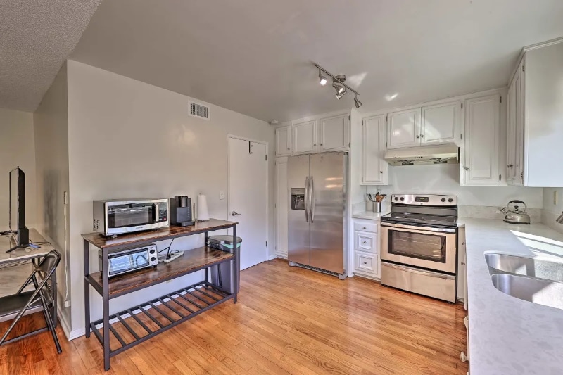 Building Photo - 123 Undisclosed