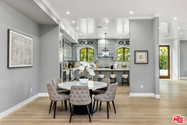 Building Photo - 6888 Alta Vista Dr