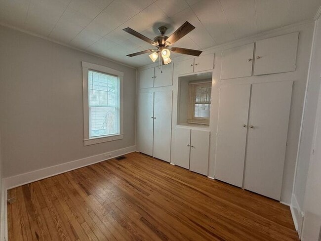 Building Photo - Pensacola - East Hill - 2 Bedroom, 1 Bathroom