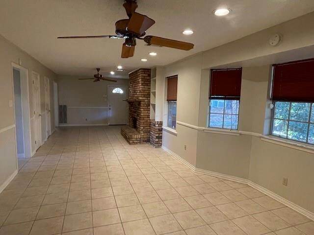 Building Photo - 1000 Rural St