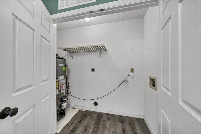 Building Photo - 1201 Red Stone Dr