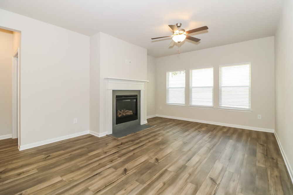 Building Photo - 376 Magnolia Dr