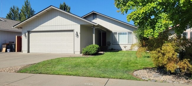 Primary Photo - 2210 SW Bridge St