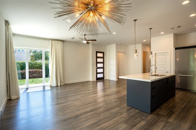 Building Photo - 11502 Royal Tower Pl