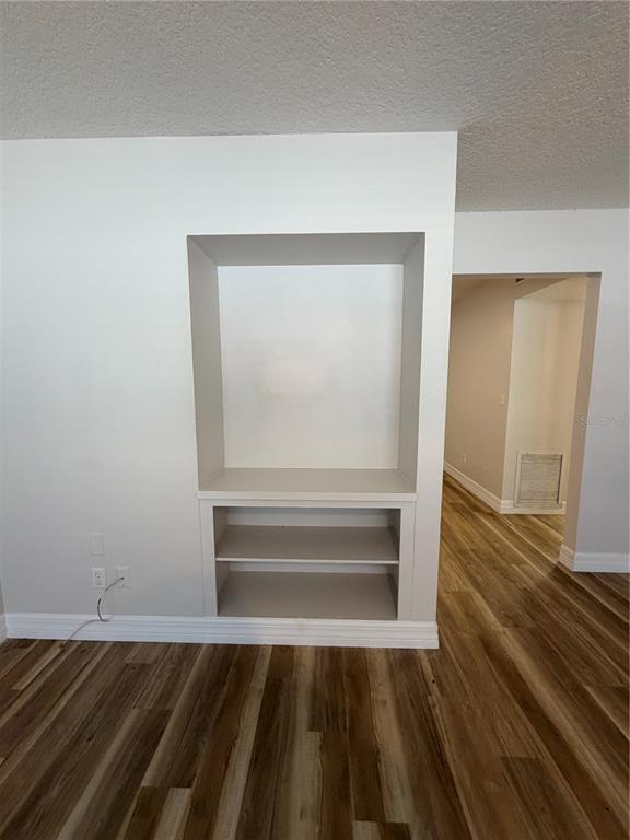 Building Photo - 316 W Howry Ave