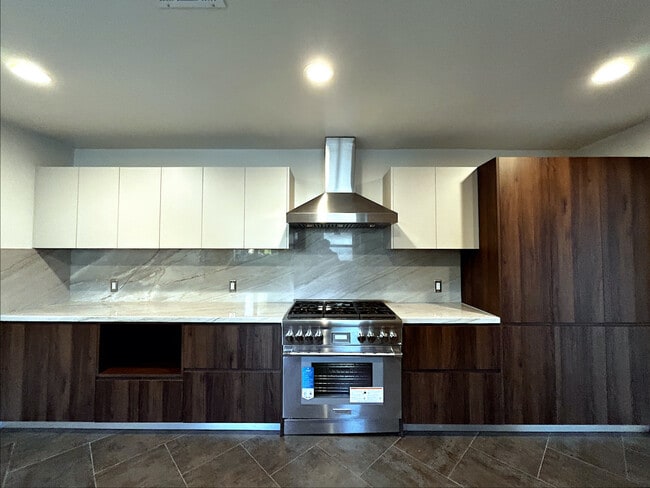 Remodeled Kitchen - 1344 N Fairview St