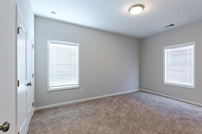 Building Photo - 1771 Stone Hedge Dr