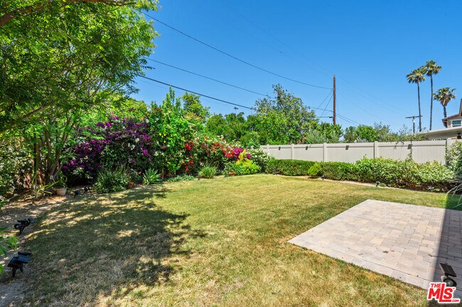 Building Photo - 17053 Cantlay St
