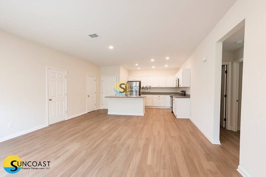 Building Photo - 397 Greenbriar Blvd