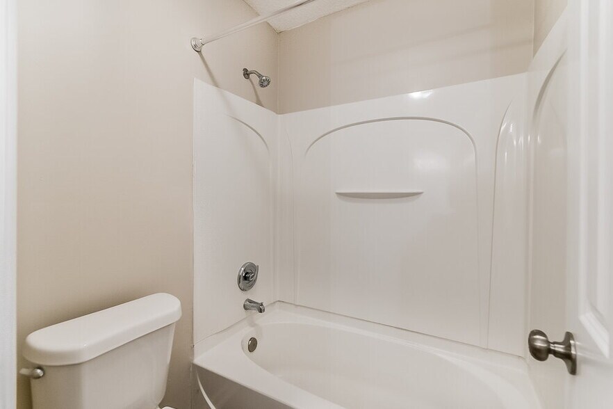 Building Photo - 1607 Central Trails Dr