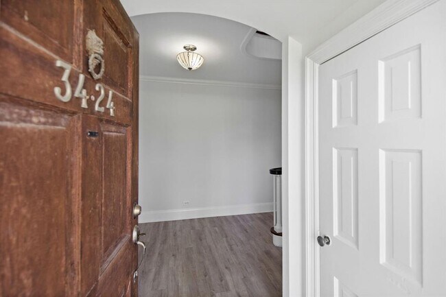 Building Photo - 3424 S MacGregor Way