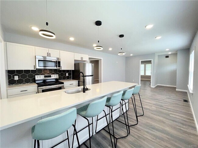 Building Photo - 1222 Hawley Ave