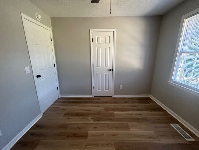 Building Photo - 3728 Baywater Dr