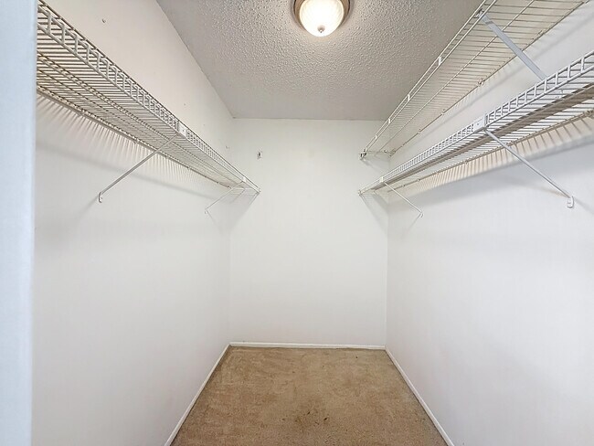 Building Photo - 235 Lake Dora Dr