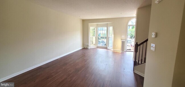 Building Photo - 2839 Settlers View Dr
