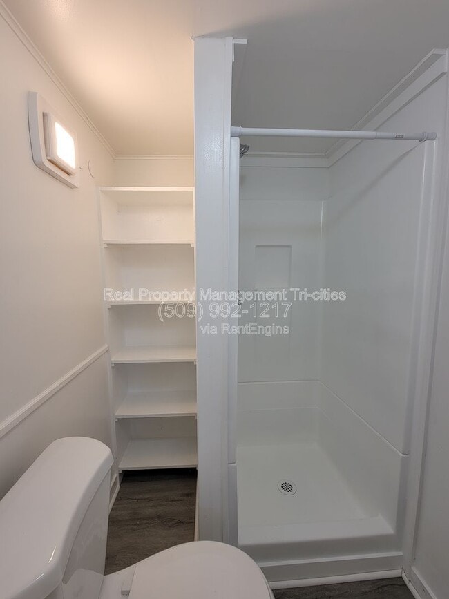 Building Photo - 508 9th St