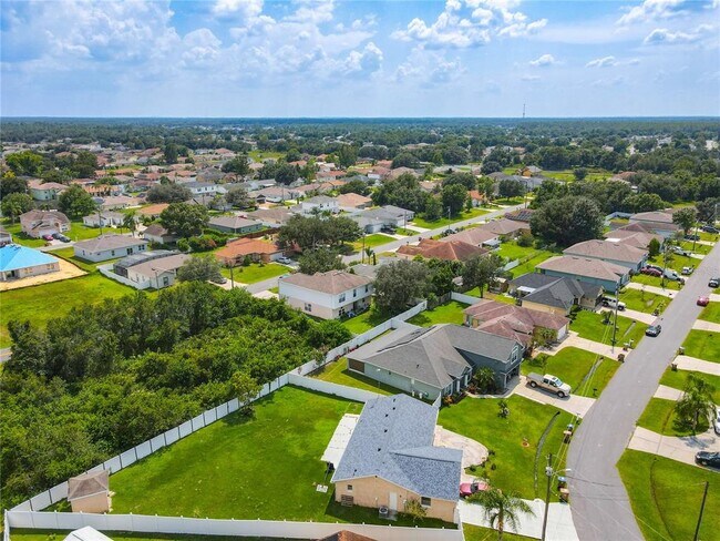 Building Photo - 853 Blanc Ct