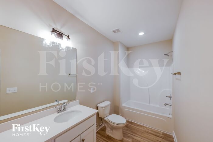 Building Photo - 148 Lakewood Ln