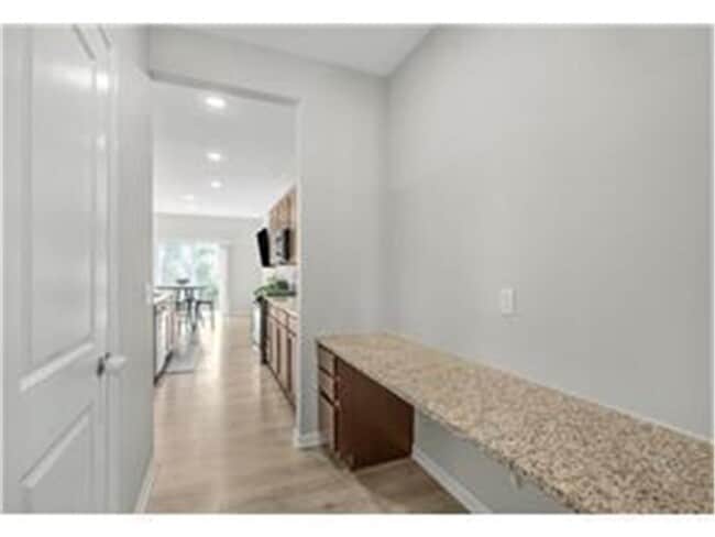 Building Photo - 21979 Lower Mill Ave