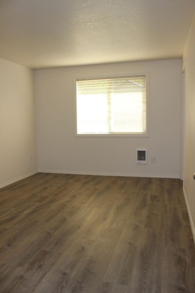 Building Photo - 3 Bed 2 Bath Hillsboro Ranch