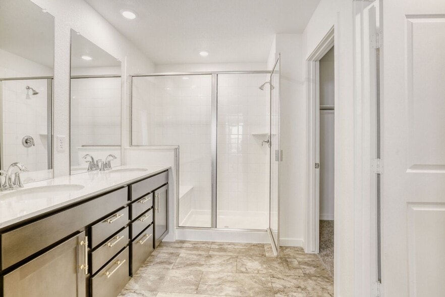 Building Photo - 6750 Juniper Dr