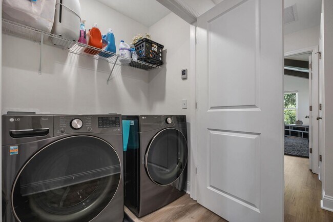 Building Photo - 458 Grand Oaks Rd