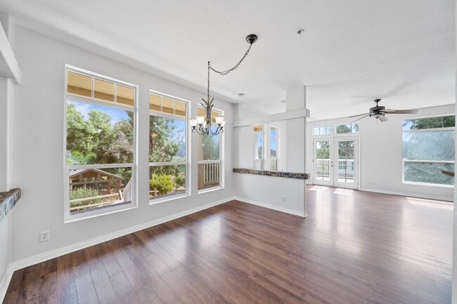 Building Photo - Escondido -Beautiful San Pasqual area ,Spa...