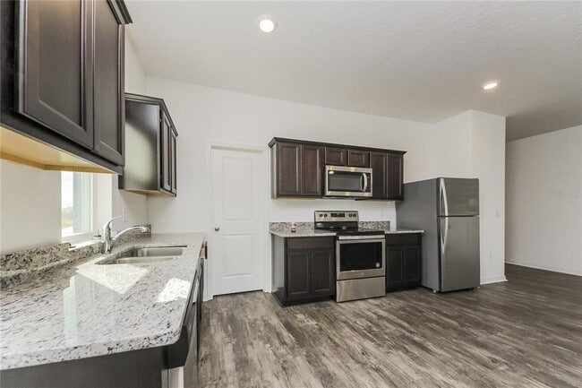 Building Photo - 214 Hidden Lk Lp