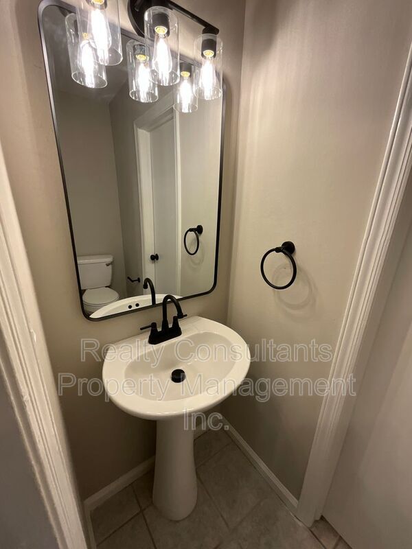 Building Photo - 1413 Gracewood Dr