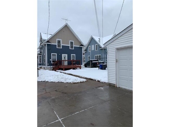 Building Photo - 522 View St