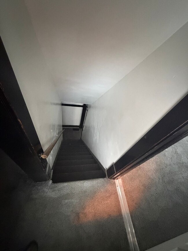 Building Photo - Beautifully redone 4-bedroom, 2-bath home available!