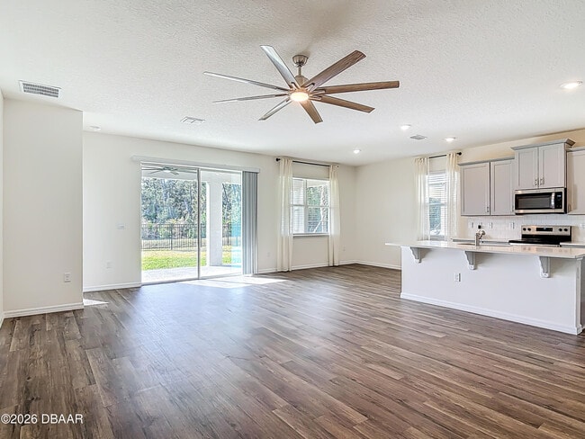 Building Photo - 3354 Arch Ave