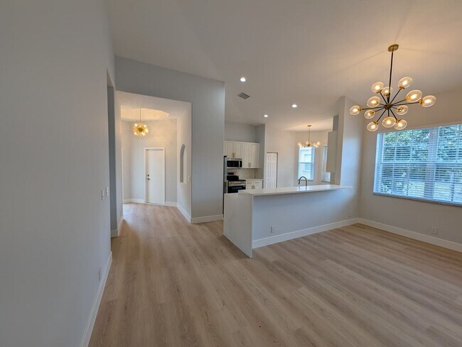 Building Photo - Luxury-Style 3BR Home in Prime West Palm Beach Location