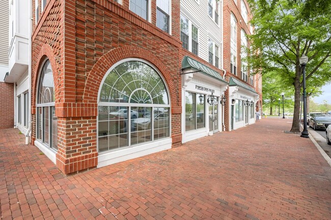 Building Photo - 171 Somervelle St