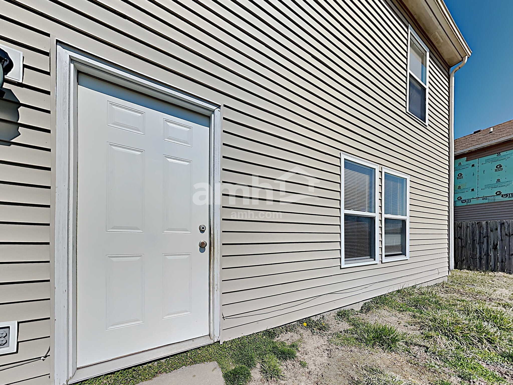 Building Photo - 10715 Inspiration Dr