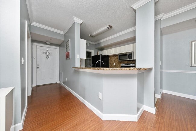 Building Photo - 5548 Metrowest Blvd